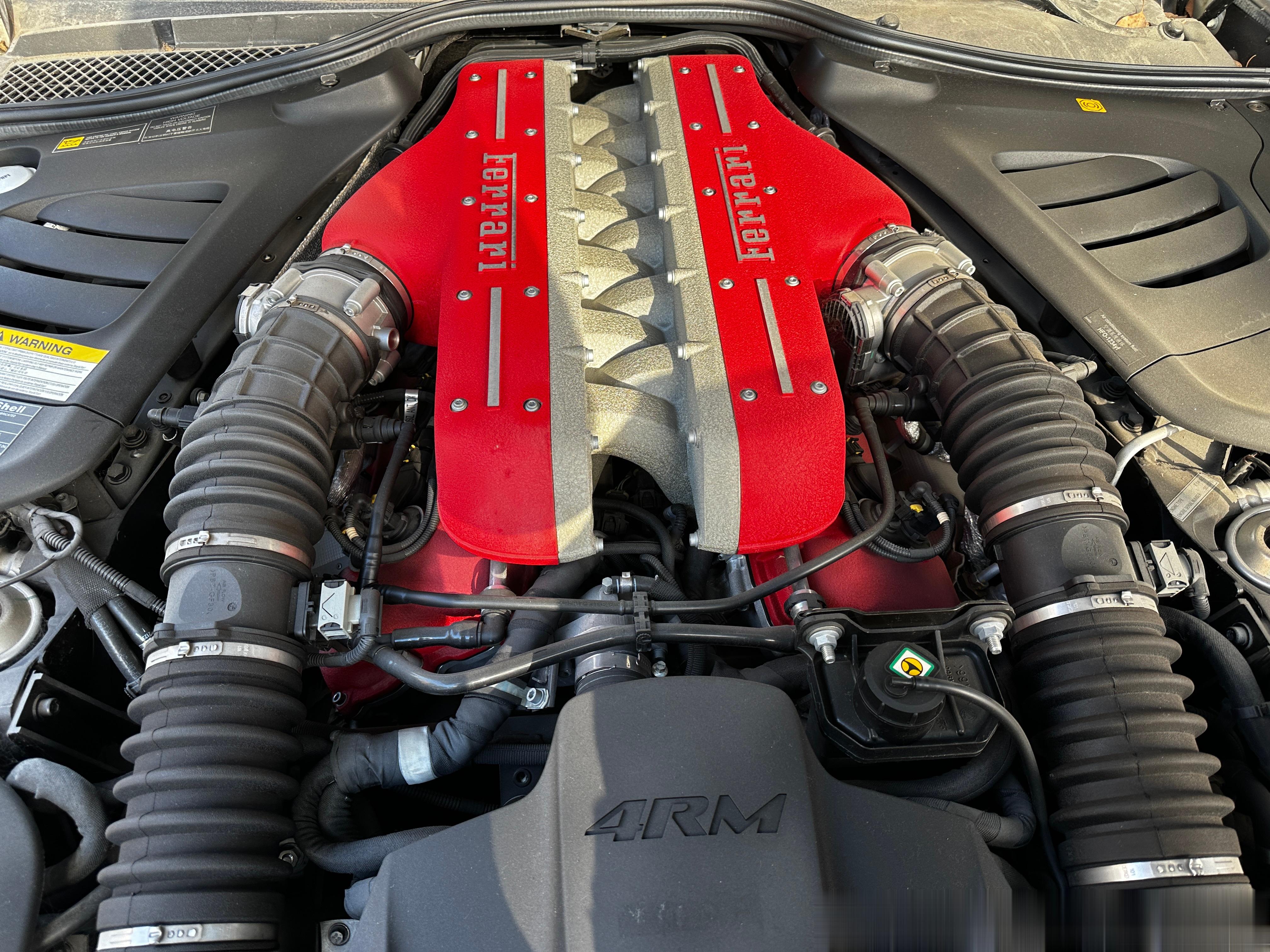 二级市场精品小里程的V12 Lusso行情水涨船高一是：精品车源确实少 二是：V