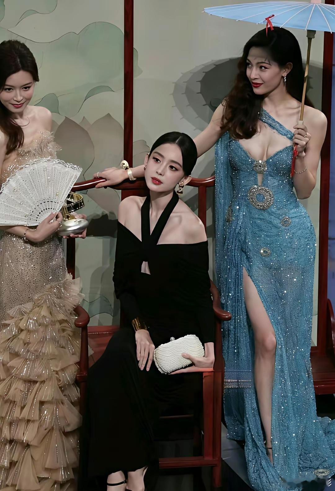 衣服都掉了无所谓，但钟楚曦一脸镇定，我的C位不能掉～ ​​​