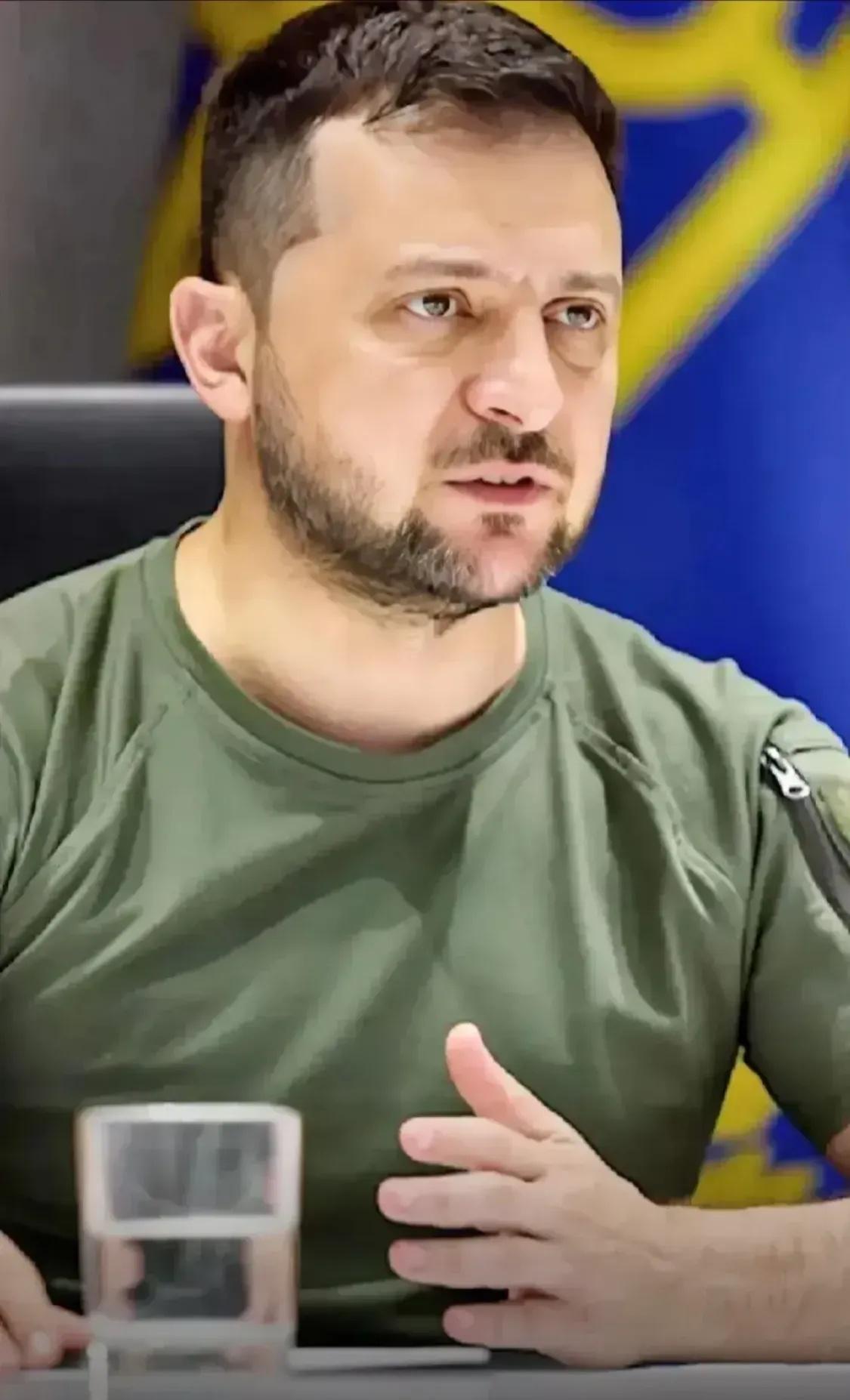 乌克兰，用40万人的伤亡和2000亿美元的债务，为美国拔掉了“俄罗斯”这颗眼中钉