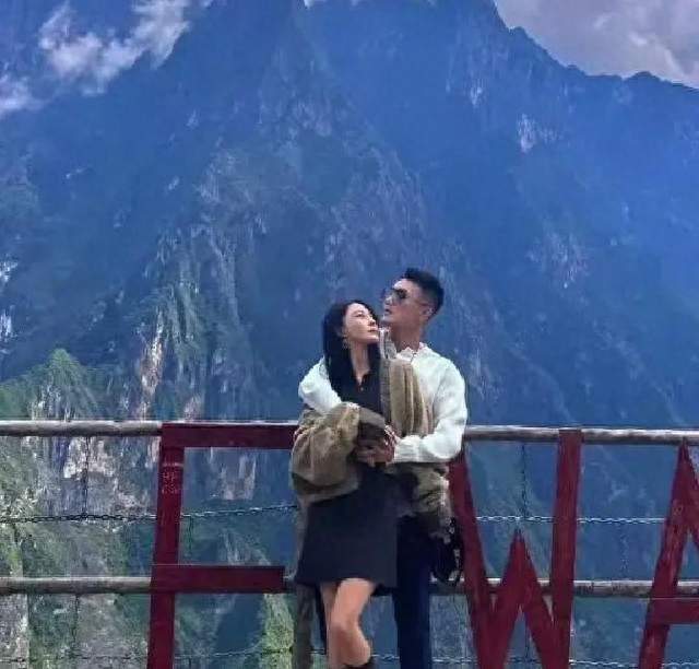 何捷当年顶住家人反对娶张馨予，婚后6年低调到不像明星夫妻