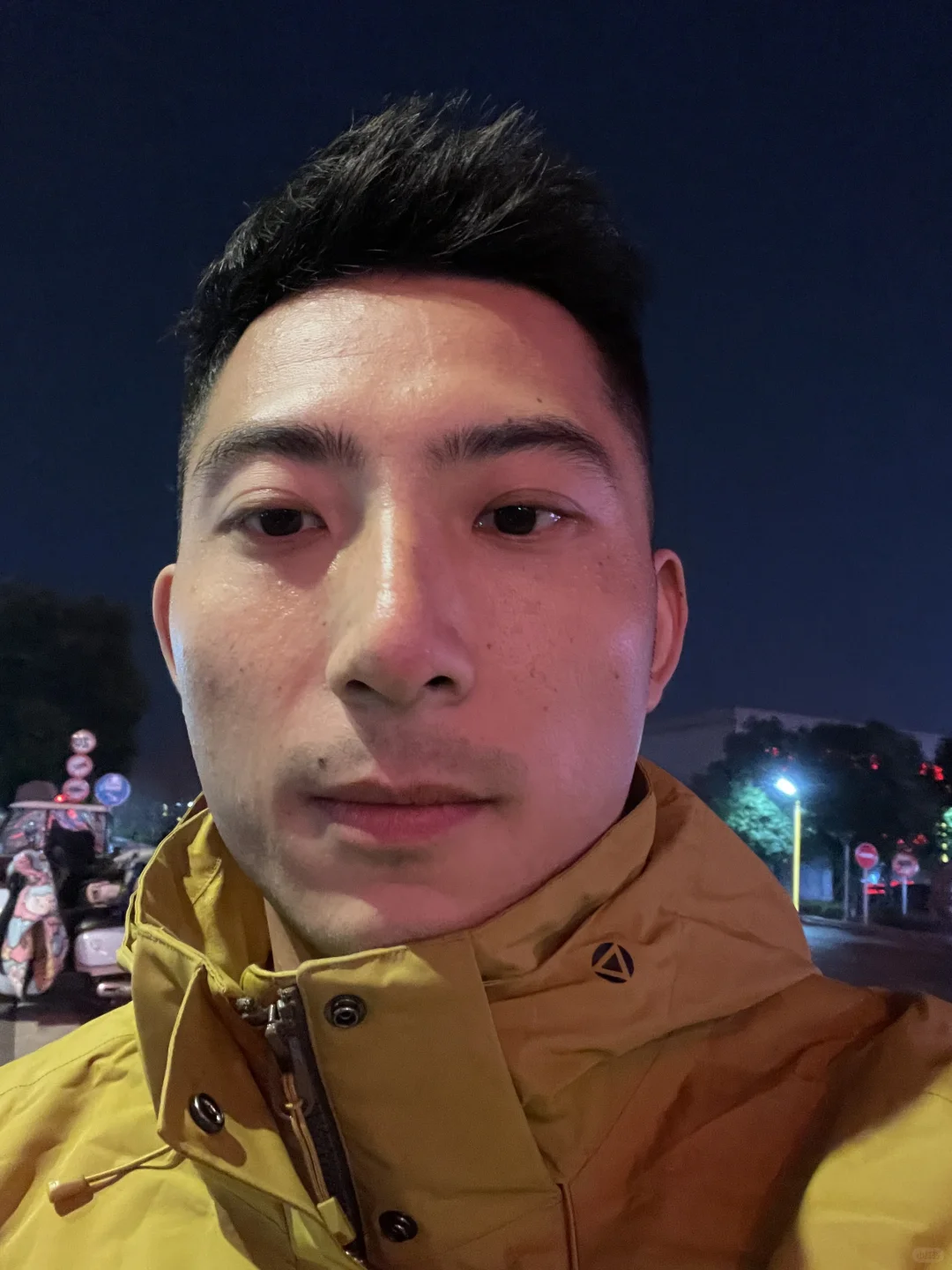 小时候总是盼望着长大，真正长大了才知道小时候才是最无忧无虑的