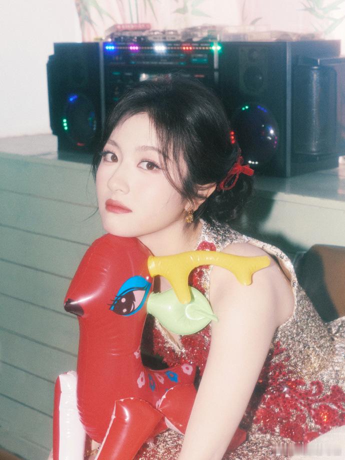 岁月不败美人，只是把美貌传给了女儿，想问李兰迪妈妈：每天都可以打扮长得跟自己一样