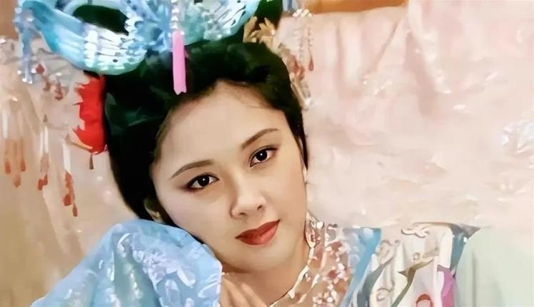 她是中国第一美女，现在73岁仍美得令人羡慕！

73岁的朱琳近年频繁公开亮相，状