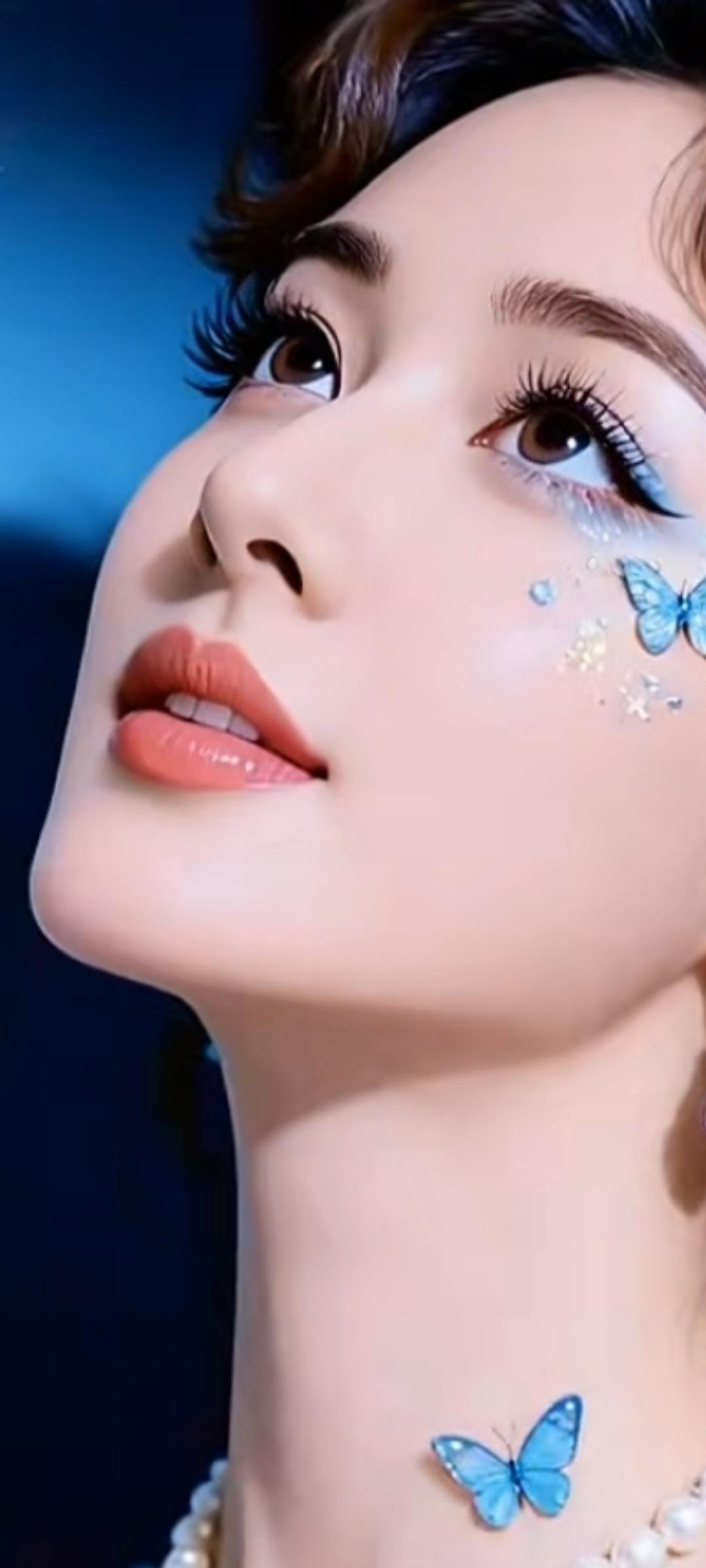 梦幻蓝蝶妆，宛如童话中的仙子