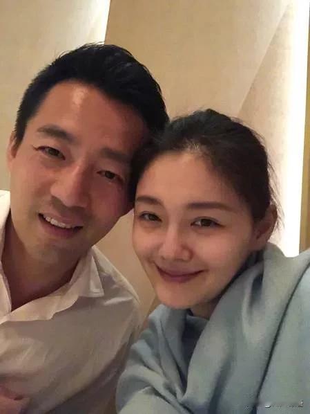 汪小菲和大曲线其实就是很多世间离婚夫妻的斗争的缩影，只因他们是公众人物才被放到大