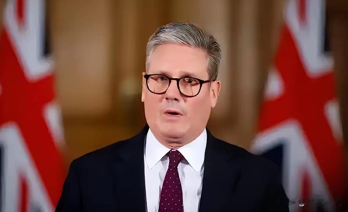 英国被耍，欧盟怂了！

说好的没收俄罗斯3000亿欧元援助乌克兰，结果英国先掏了