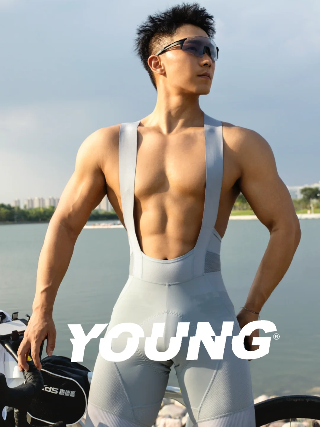 无语｜这个男的好___