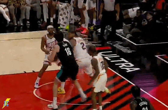 杨瀚森打成2+1，目前得到9分5篮板3助攻1盖帽 。