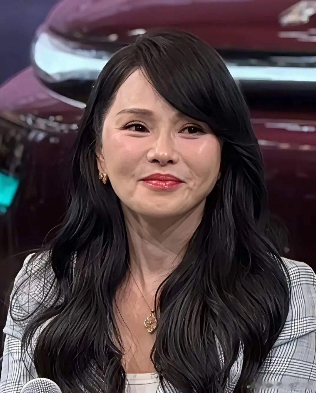 57岁了，还有月经，而且每个月都非常的准时，这是好事儿还是坏事儿？伊能静在节目当
