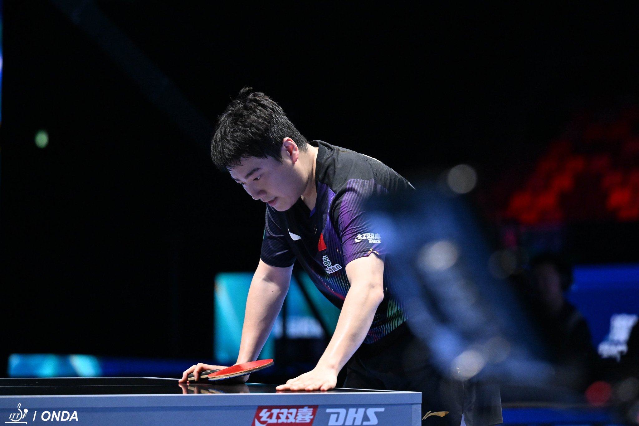 领导啊领导 你说伦敦第五人 到底是谁呢我看谁上 都没有你们二王一马上一个保准