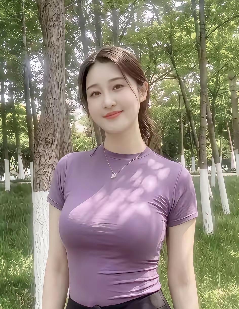 随律•夏伏寄福

文/熏墨
芳姿灼灼沐祥光，雅韵盈盈纳吉昌；
心守安然时序稳，身