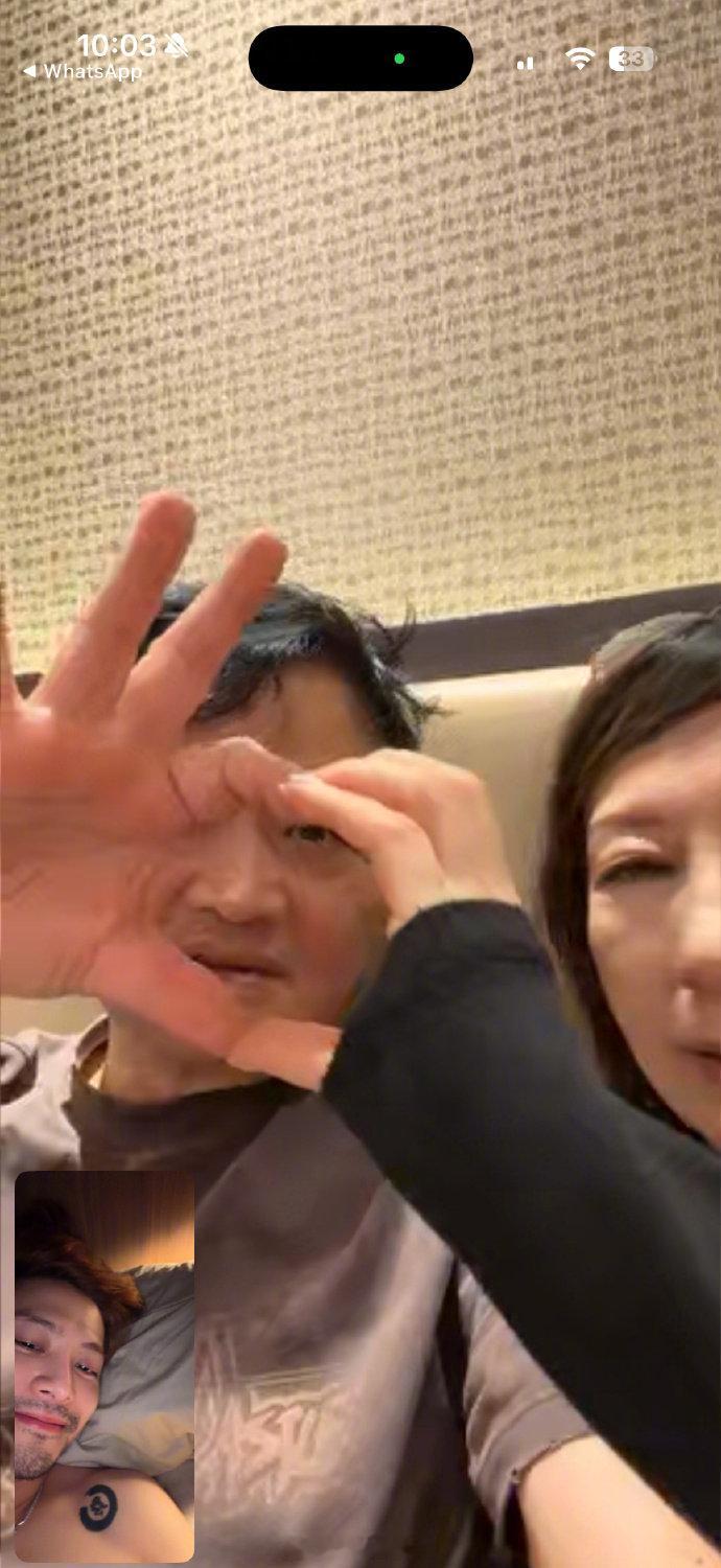 王嘉尔发文说要休息两周 王嘉尔发文要休息两周陪爸妈，还附上超详细日程表，连吃饭看