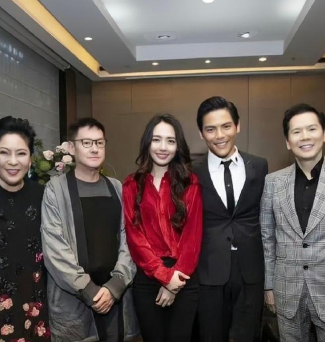 豪门遗产争夺战！向华强夫妇百亿资产交郭碧婷，亲儿仅领生活费太扎心
真的越看越唏嘘