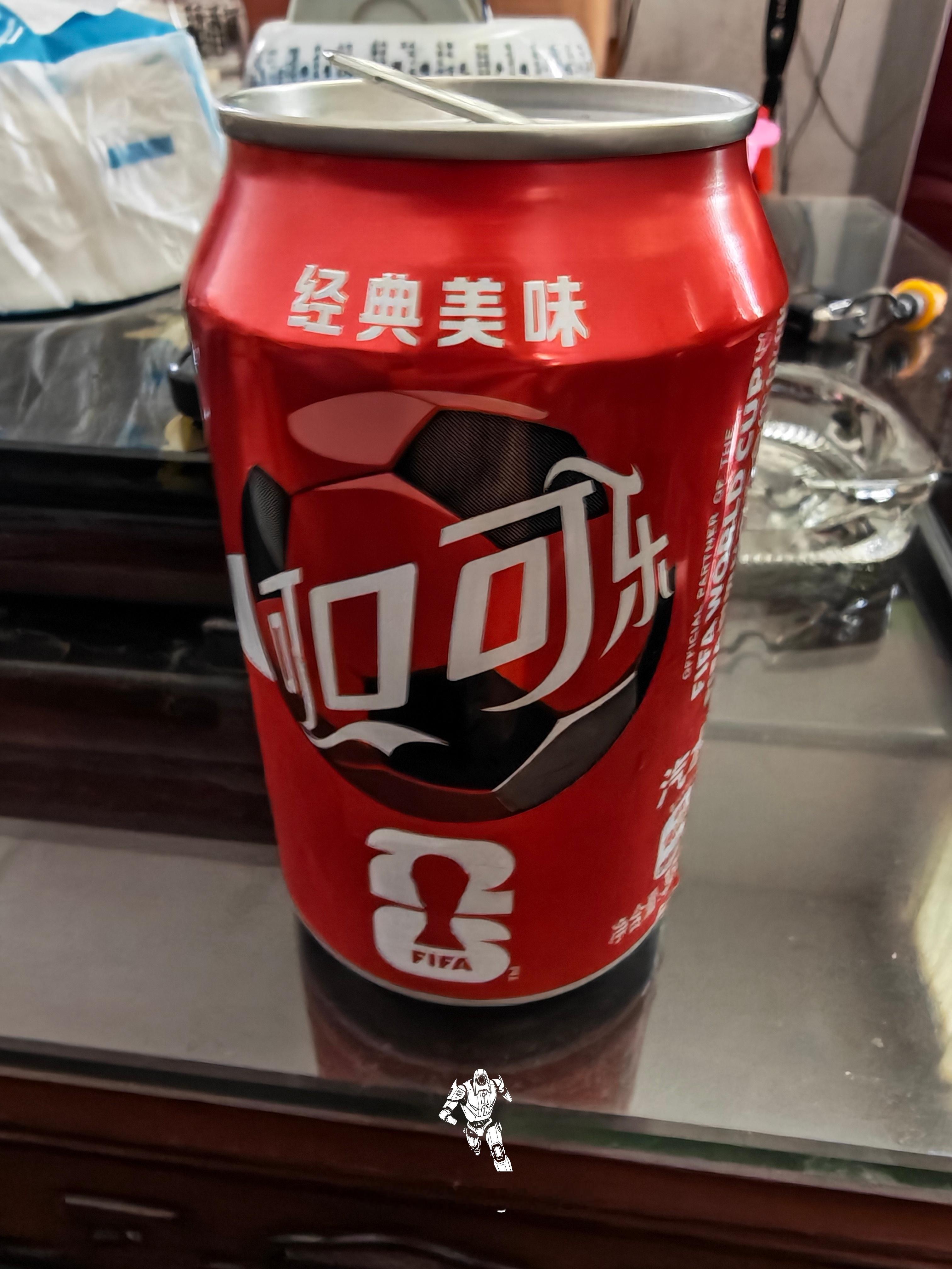 今天的气温 32°太热了来一瓶可乐吧不知道怎么，就喜欢可口可乐 