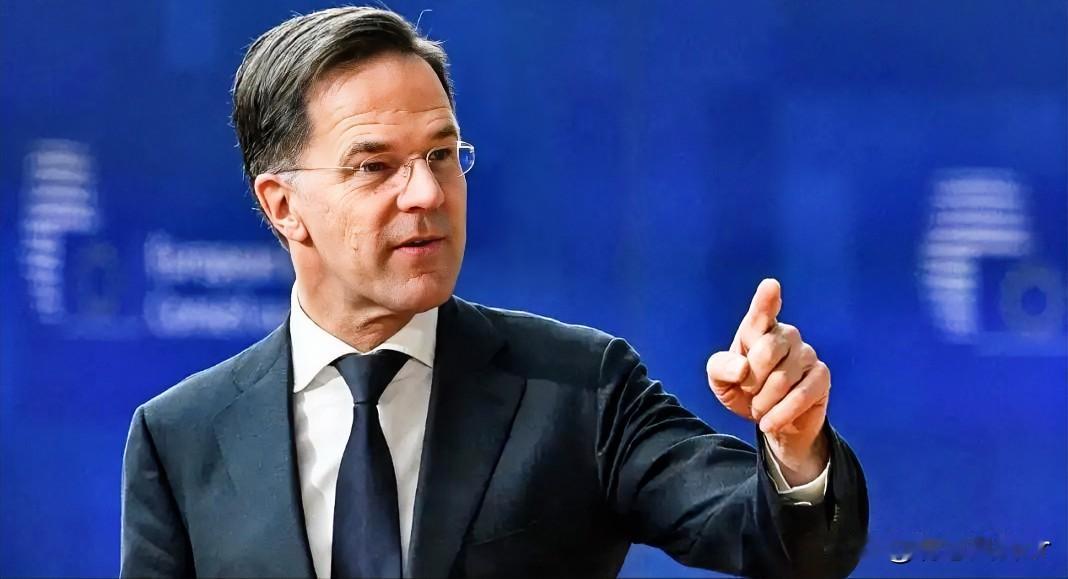 吕特为丹麦做出了决定！据彭博社报道，北约秘书长吕特与美国总统达成了协议，美国不仅