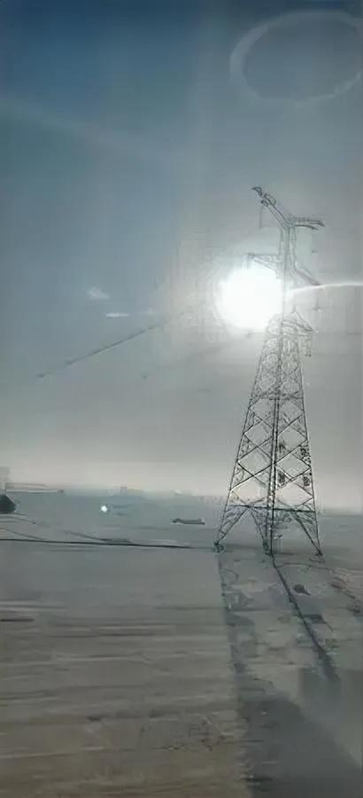 活了几十年，从没听过这么膈应人的事。

当年邻居张叔把压箱底的明代仇英《江南卷》