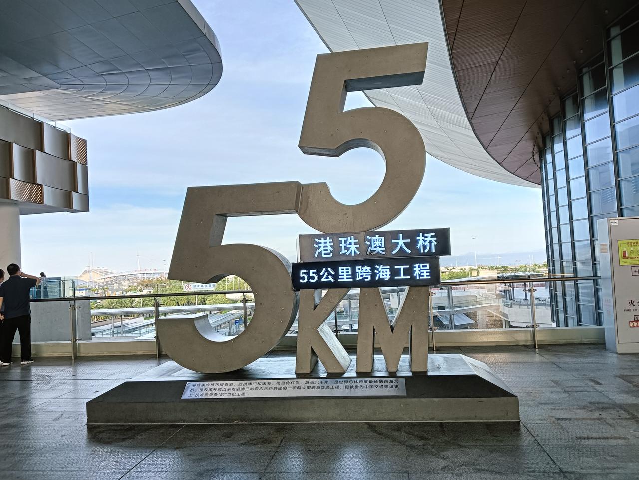 ?
昨天上午大盘继续顺势下探，下跌25点来到了4032点，但随后在科技板块的带动