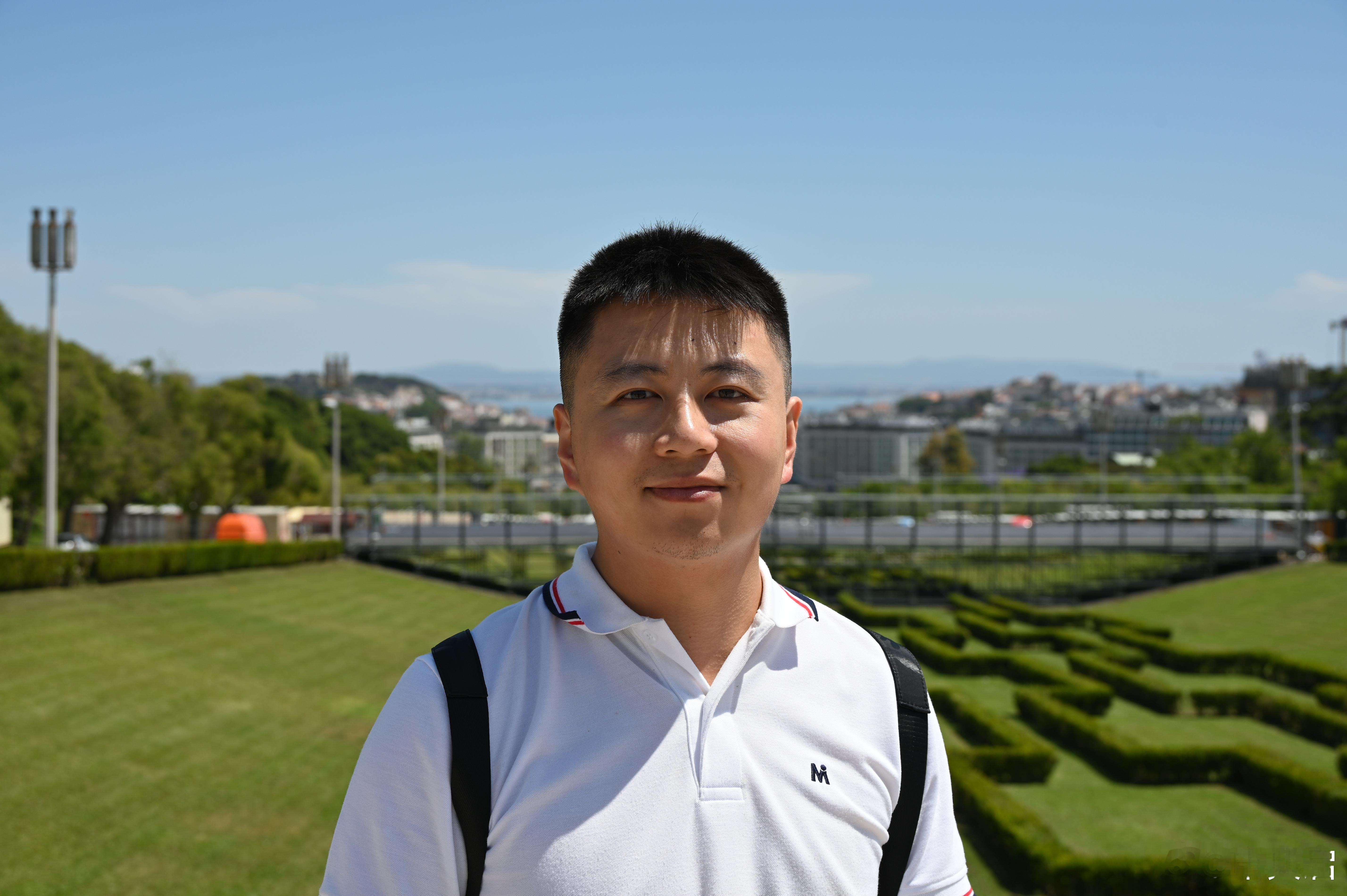 如果不告诉你们真实年纪，图中的典目测几岁？  ​​​