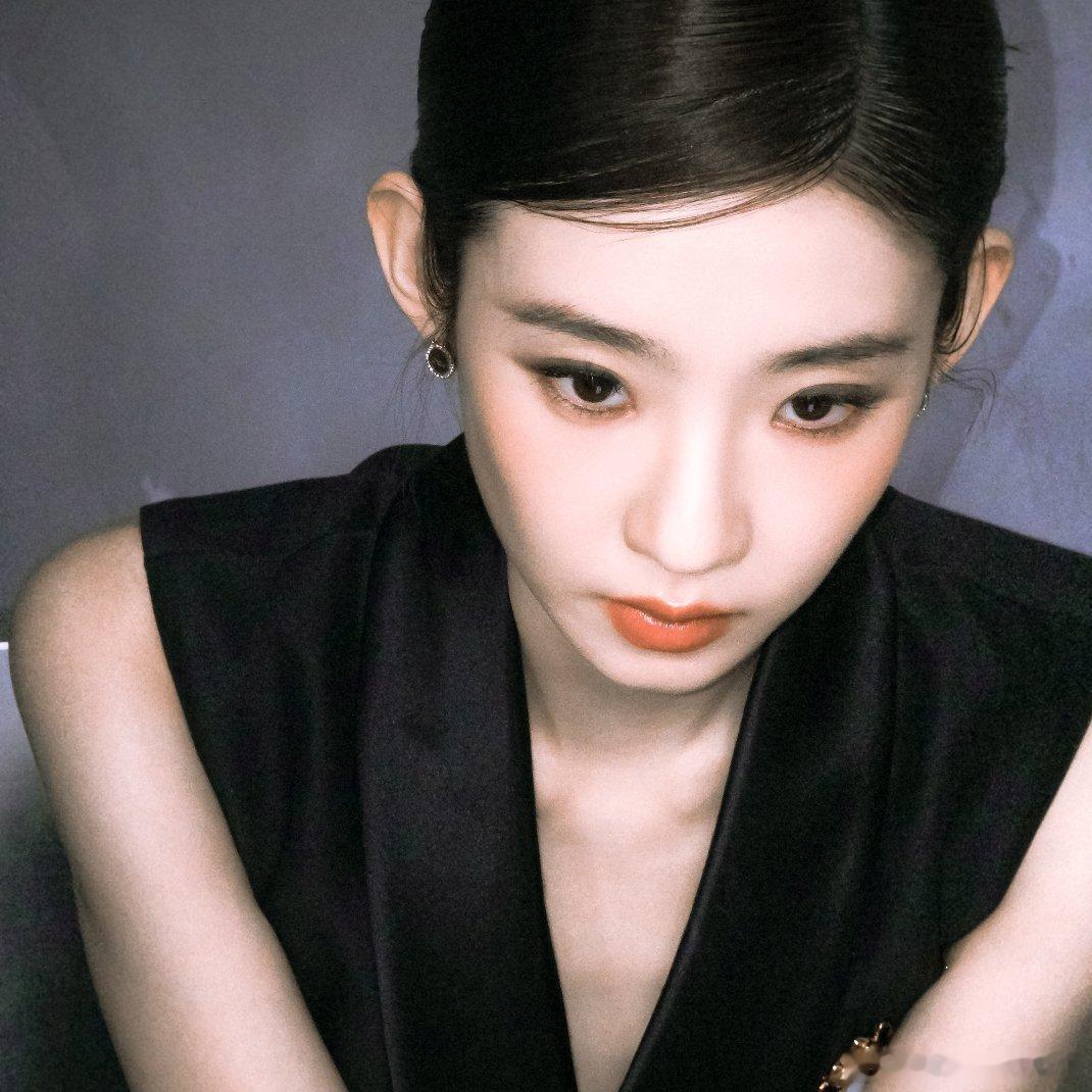 你的出現讓我開始相信天使的存在🤍𖦹˙𓍯🌑𓂃𓏧♡♟张艺凡zyf 张艺凡