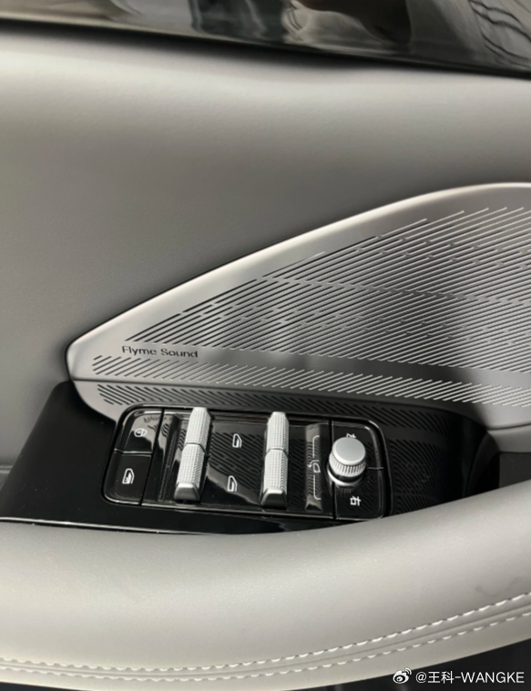 吉利银河A7内饰怎么样？10万级家轿直接卷出越级豪华感！ 