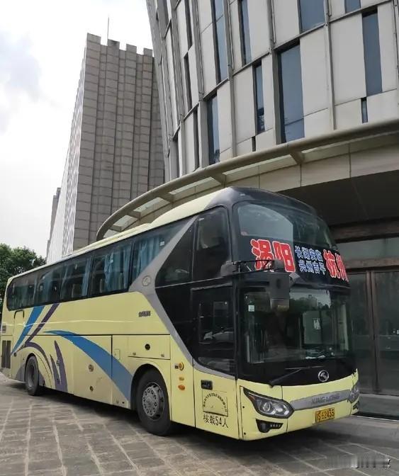 安徽亳州涡阳县的省际、市际客运线路，以前的车真豪华。
涡阳—杭州
涡阳—上海
