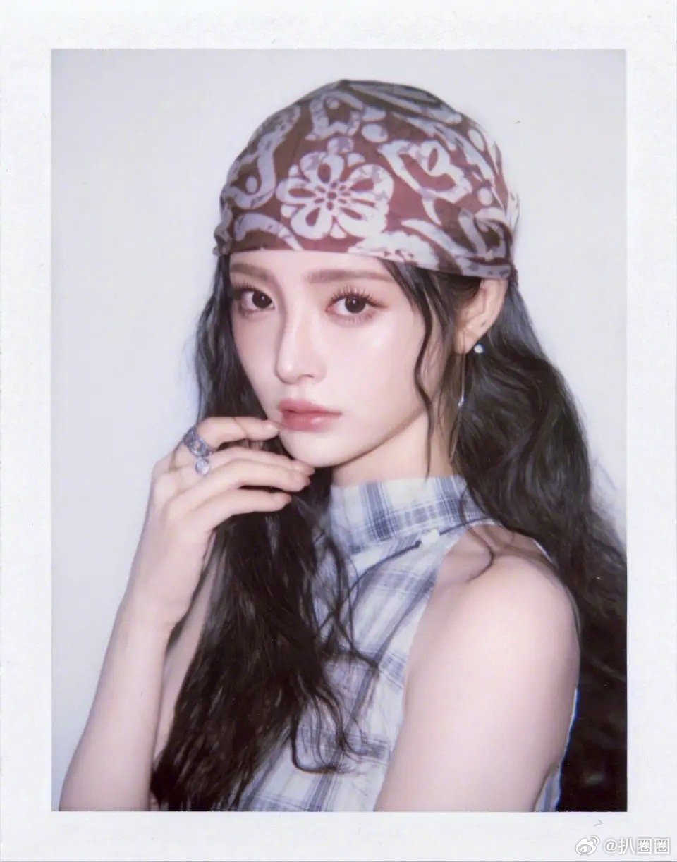 卢昱晓、鞠婧祎、周洁琼撕拉片，来看看美女们的撕拉片～ ​​​