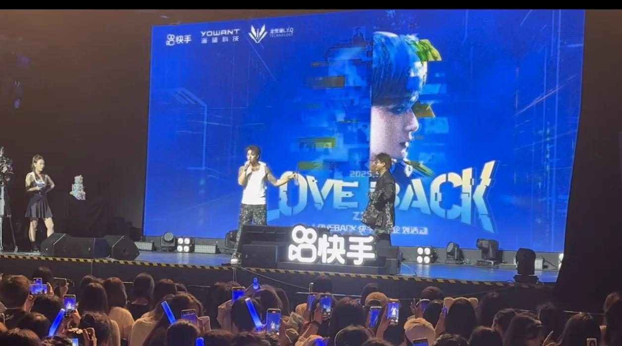黄子韬，放狠话！
近日，黄子韬称：“做卫生巾虽然花了几个亿，但一定会火遍所有的超