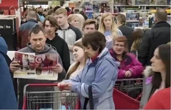 都说美国是消费大国，但中美消费对比后，才发现其中的猫腻。中国的消费总结起来就是：