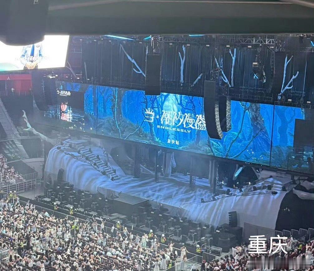 王俊凯广州演唱会舞台升级王俊凯演唱会广州站舞台升级 王俊凯广州演唱会舞台升级了诶