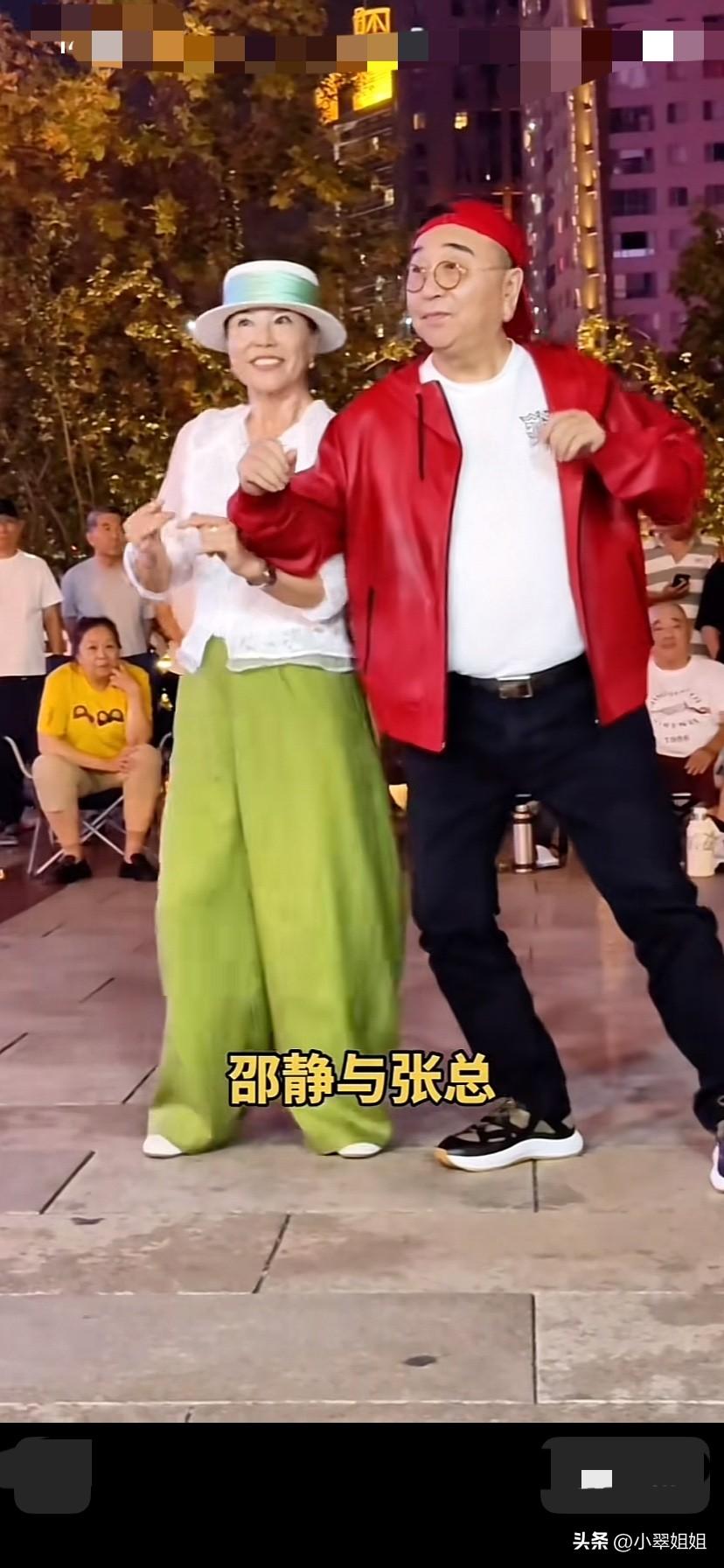天津进步桥又吸引了一位大咖参与其中了！那就是天津网红景点瓷房子老板张连志！昨天进