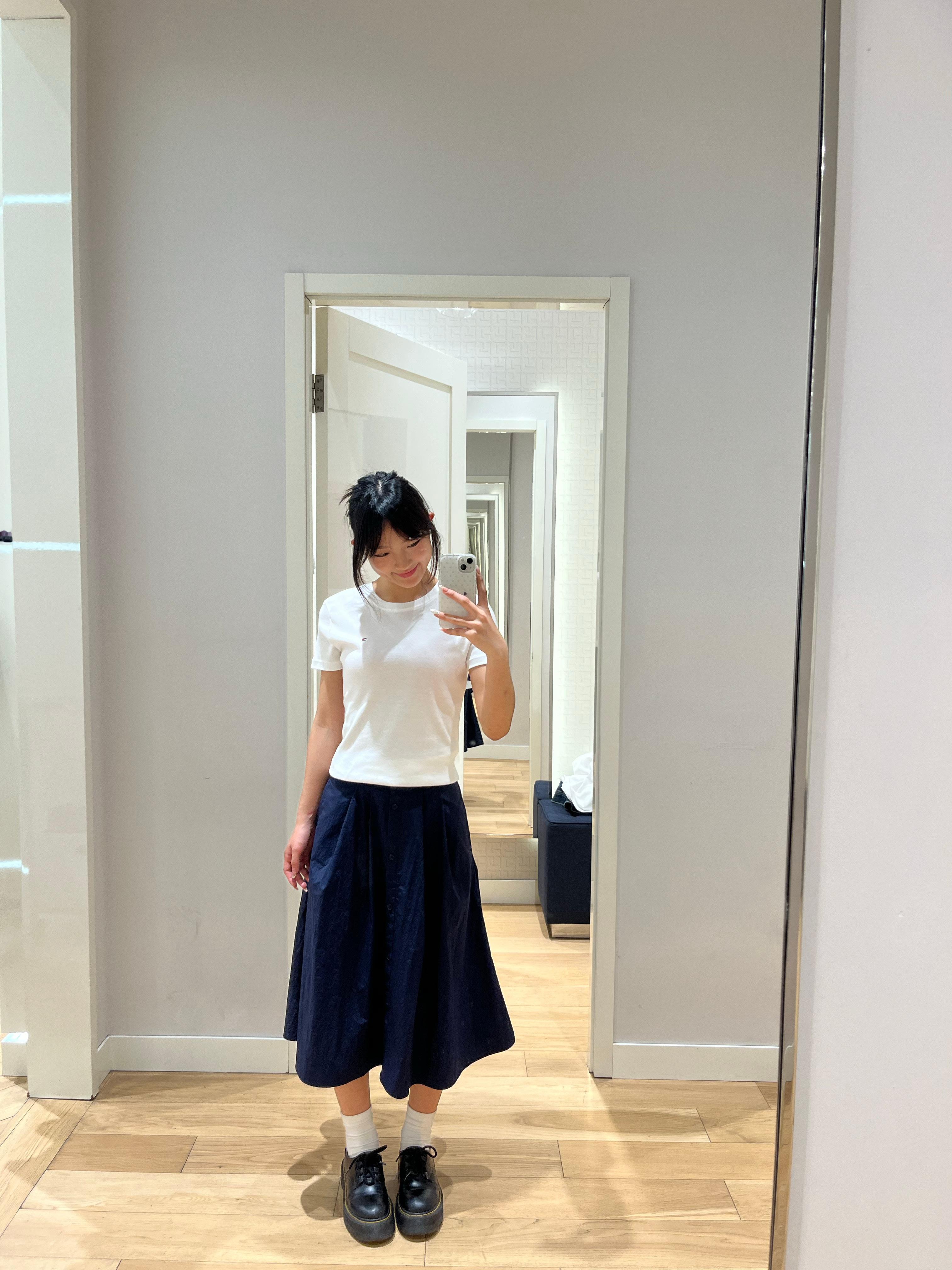 已经懂我爸的品味了 get到了TH的这个好看。这个裙裙一千一。。。谁愿意为我拿下