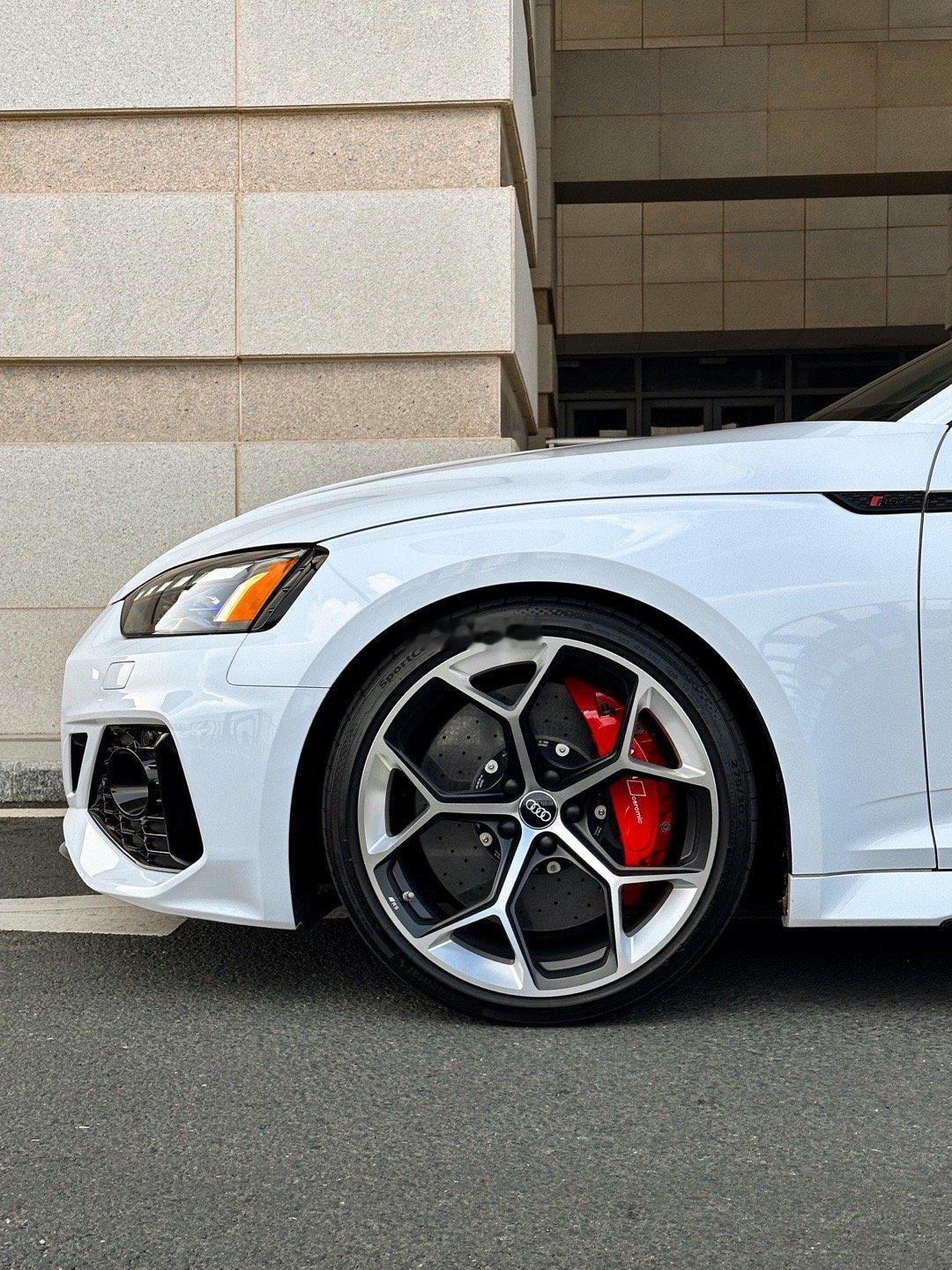 最好的设计，是让光拥有形状。TLFW 𝐅𝐎𝐑𝐆𝐄𝐃 奥迪轮毂个性化私