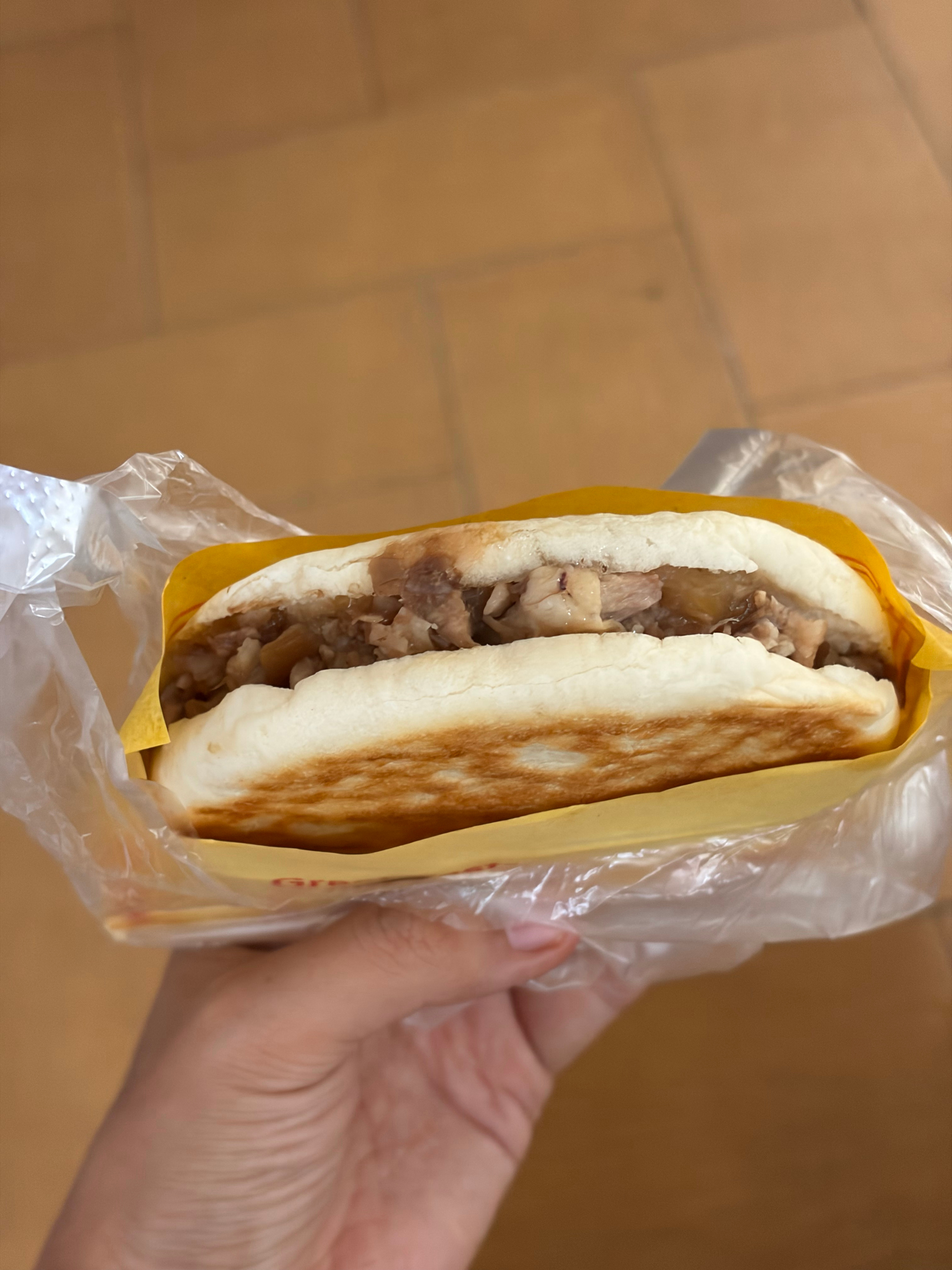 吃了好几天泰国饭，还是想念这一口肉夹馍[捂嘴哭] ​​​