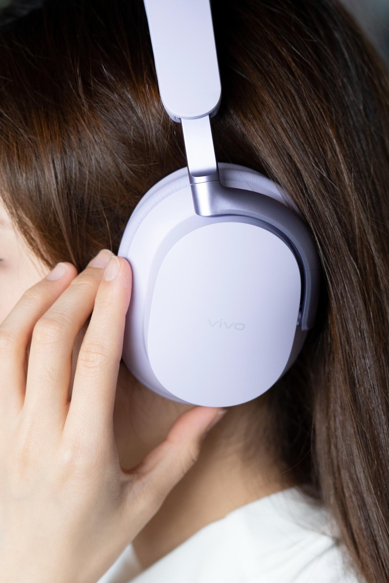 最近体验的vivo Headphones 头戴降噪耳机，真的就是一款让我心甘情愿