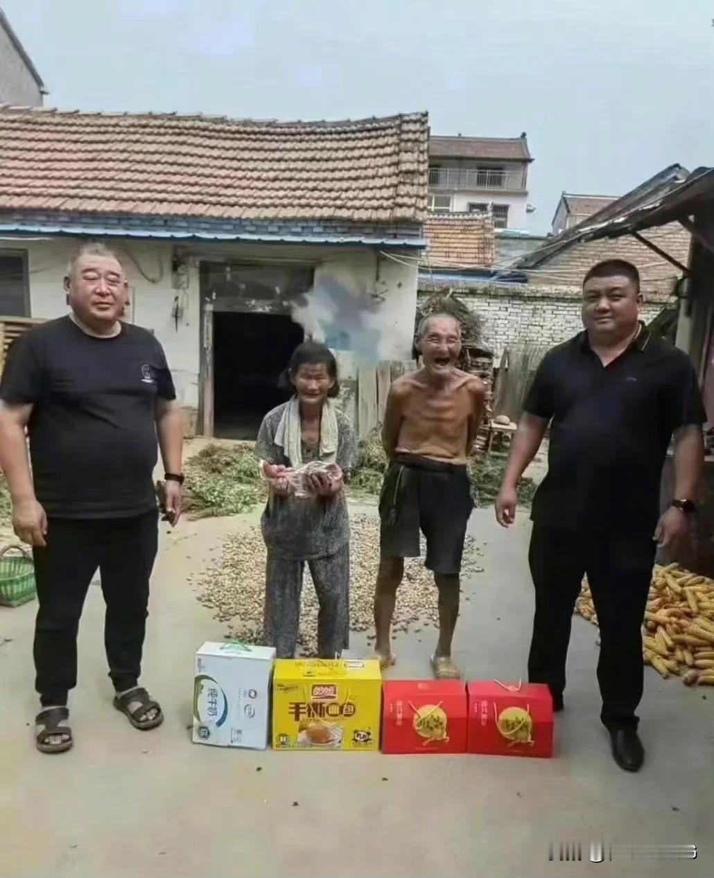 这张照片让人很难过。