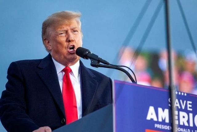 就在美国出武器装备给台湾，中国首次以“武力”威慑美国。中国公开表态：解放军将采取