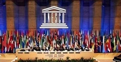 1971年，我国成功重返联合国，但却遭遇了一个小国的强烈反对，26年后，这个国家