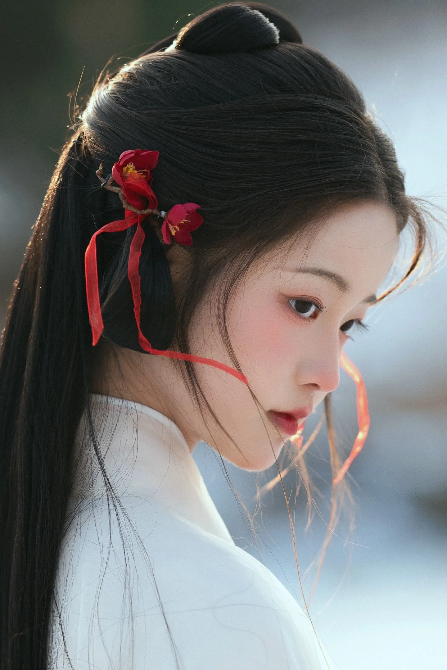 遥知不是雪，为有暗香来。