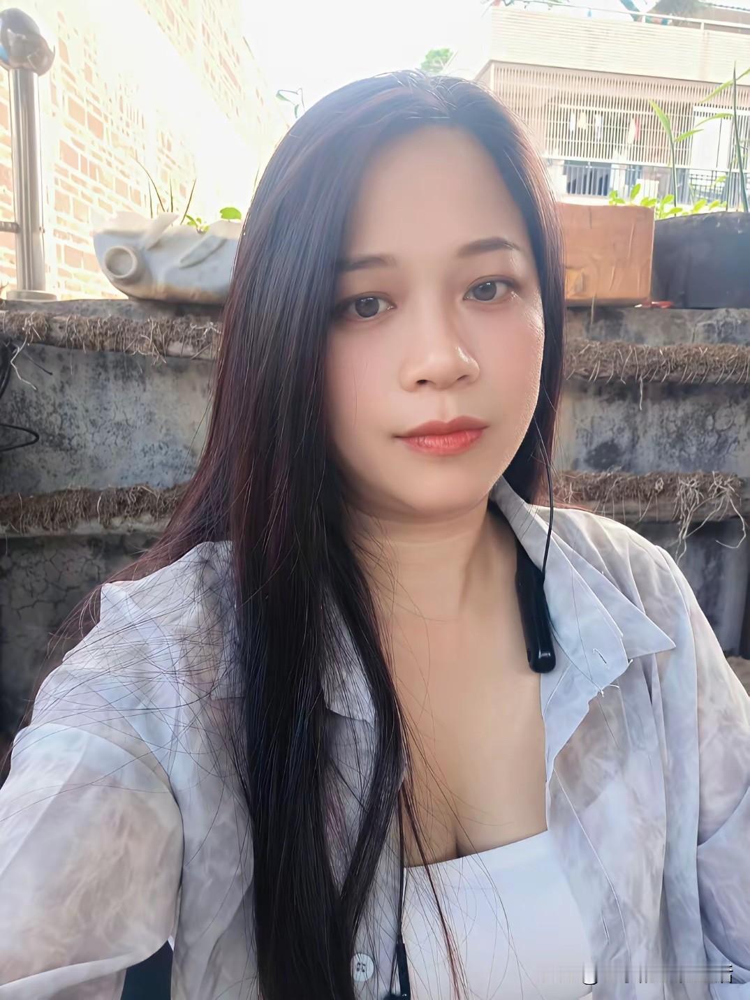 男人和女人
对待婚姻的态度
天壤之别
男人是家庭和身体分开的
即使不爱了
即使两
