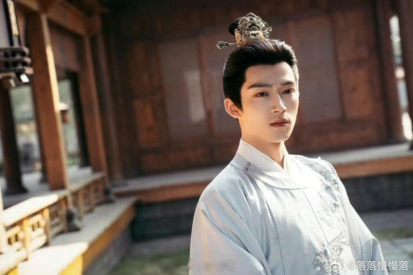 唐宫奇案之青雾风鸣 我的评分：王星越 线索已就位谁懂对王星越萧怀瑾的喜欢！泰式橙