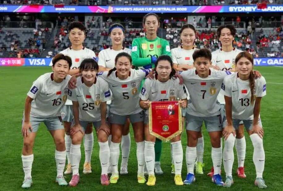 女足亚洲杯小组赛，中国女足两战全胜提前出线，提前一轮晋级八强。根据赛程安排，中国