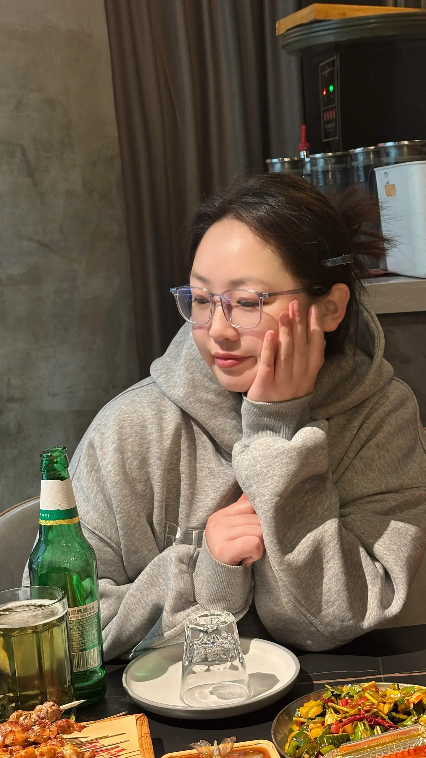 这杯酒是为周一  干杯🍻