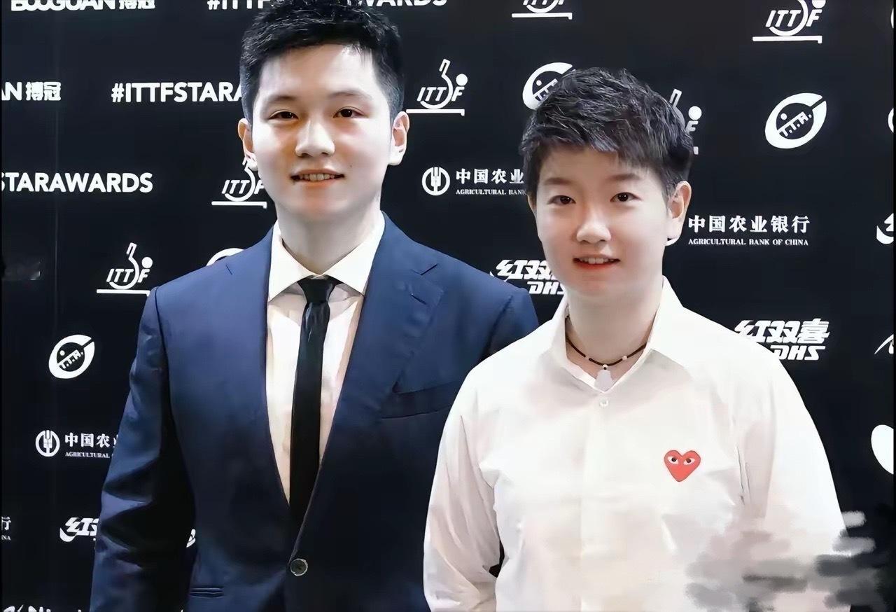 国乒球风最稳的10位运动员：1，张怡宁2，邓亚萍3，刘国梁4，王楠5，王皓6，马