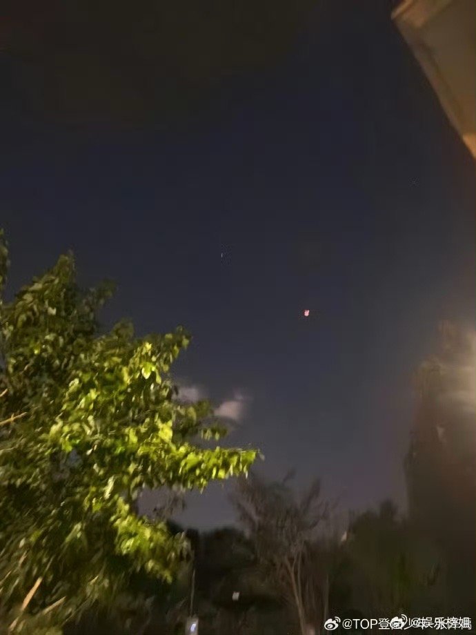 张泽禹手机没识别出来它是月亮 手机没识别出月亮不重要，重要的是张泽禹愿意把看到的