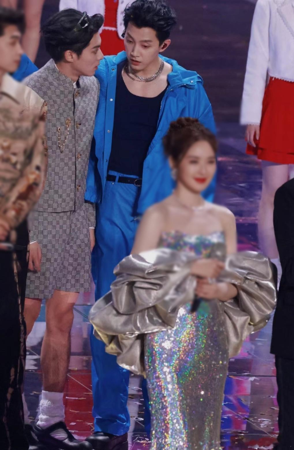 考古的风吹到了王鹤棣范世錡 最近对王鹤棣和范世錡的考古发现，他们真的是一对活宝！