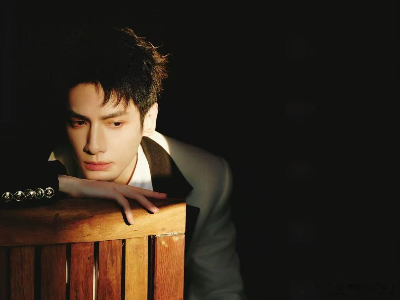 罗云熙视界大会出图罗云熙视界大会造型罗云熙视界大会出图，好帅， ​​​