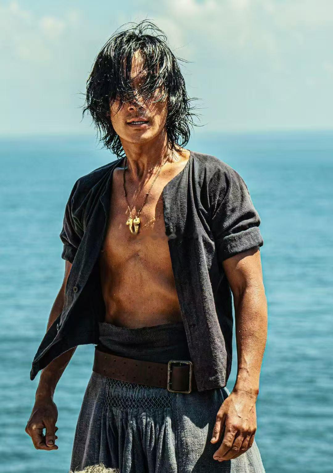 东极岛1元观影 这票价哪是赚钱啊，分明是带着诚意喊大家看真相。渔民的善良和勇敢，
