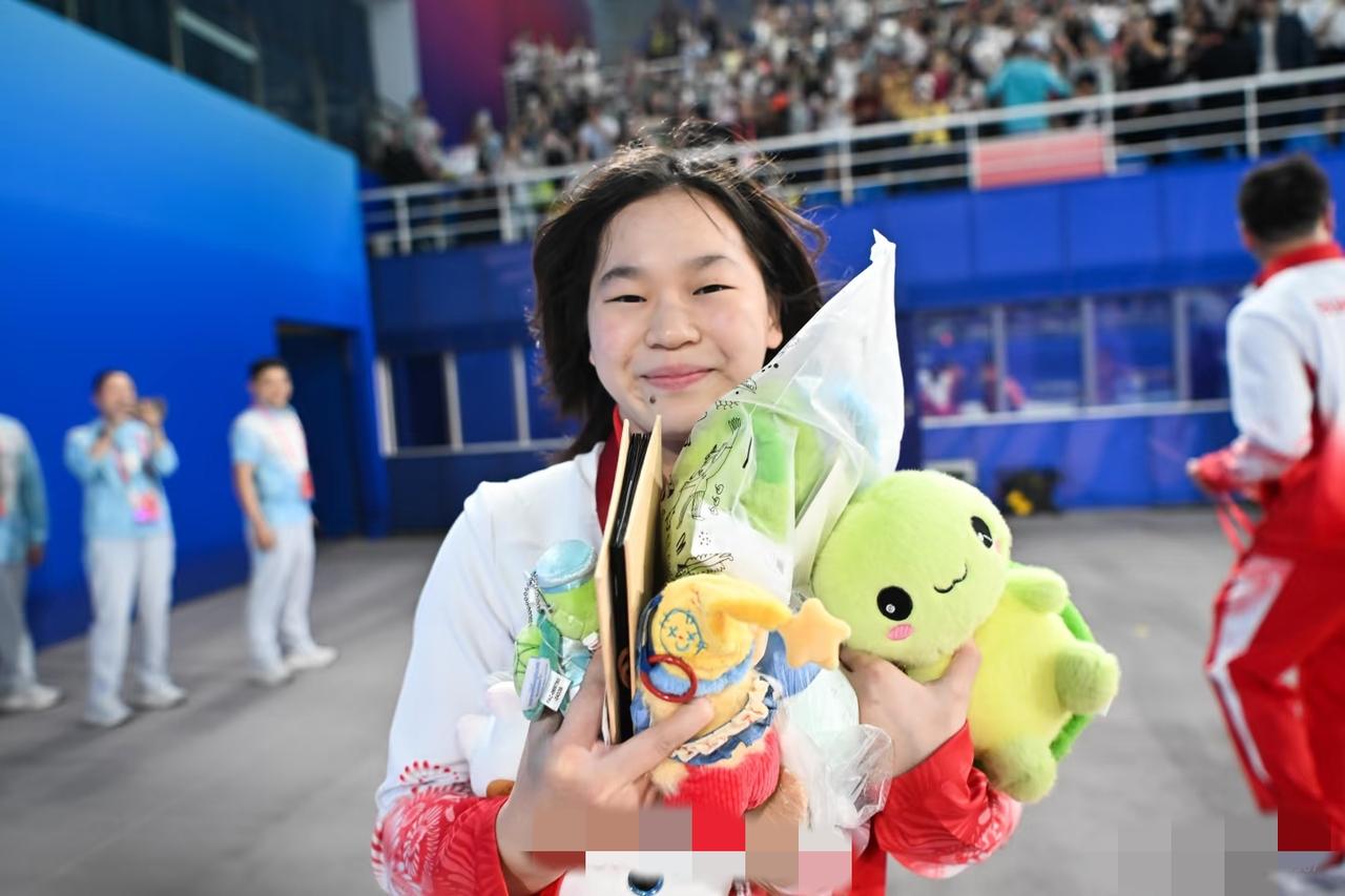 跟老邻居聊全红婵，
她的话让我心头一紧！
当我问她全红婵这半年咋熬过来的，她直截