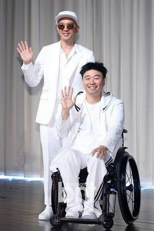 具俊晔这辈子也挺可怜的，幼年丧父，中年丧搭档，老年丧妻，一辈子无后，幸好还有一个