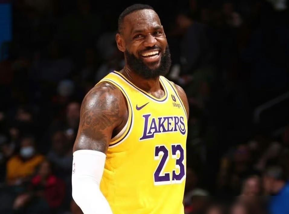 别再吹稳定了，詹姆斯这数据就是打卡下班！背后水深着呢，根本不是巧合。
 
你得知